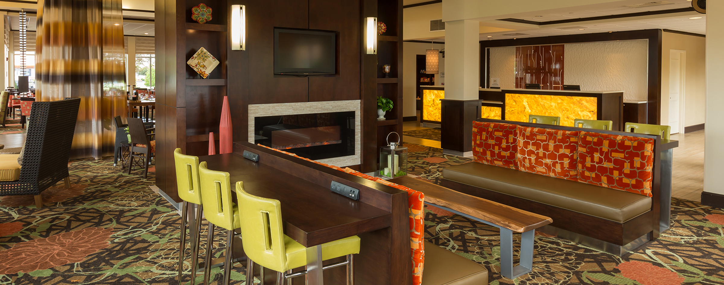 Lobby seating at Hilton Garden Inn Buffalo Airport